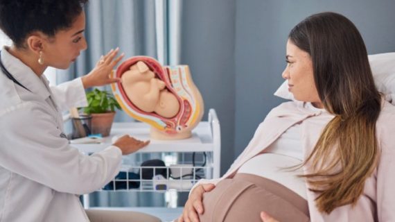 Persalinan Normal Bersama Bidan: Pilihan Nyaman dan Aman untuk Ibu dan Bayi