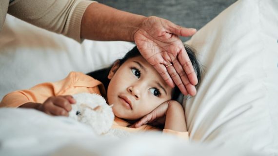 Demam Bisa Jadi Sinyal Bahaya? Yuk, Periksa Segera ke Klinik 24 Jam Terdekat!