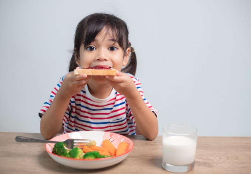waktu makan anak