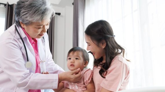 Cegah Gigi Anak Rusak dengan Hindari 7 Makanan Ini!