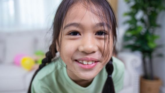 Gigi Anak Tumbuh Maju? Jangan Panik, Ini Solusinya!